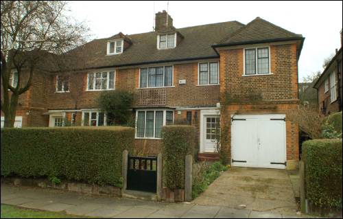 12 Milton Close